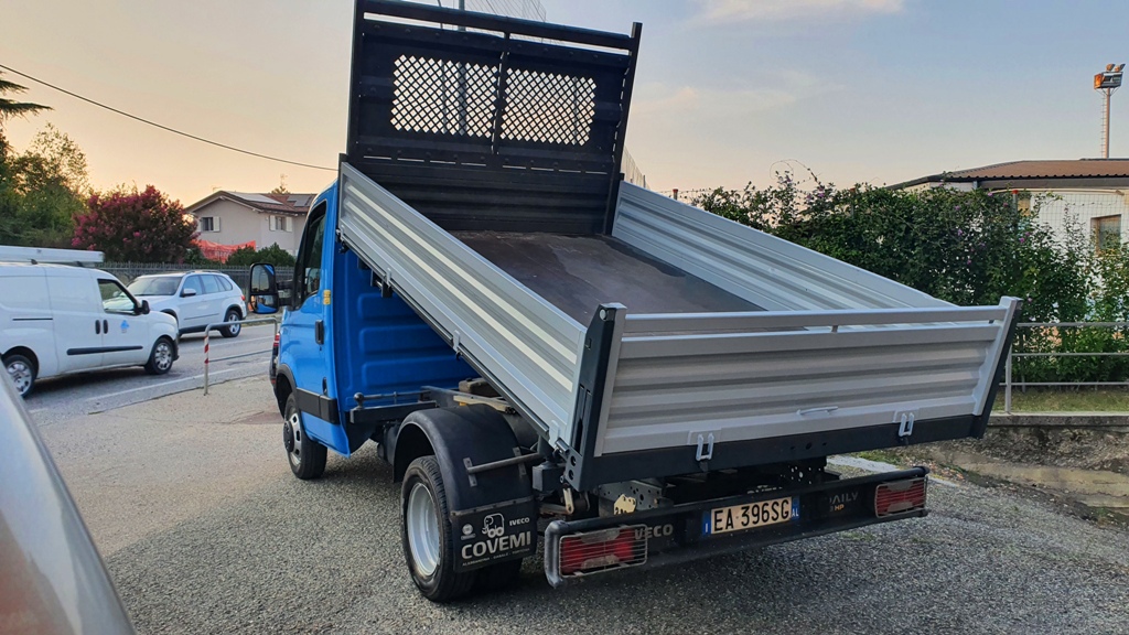 IVECO 35 C10 CASSONE RIBALTABILE TRILATERALE - BADCARS S.R.L. CASSINE ...